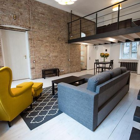 Stylish Studio Apartment In The Heart Of Riga Buitenkant foto