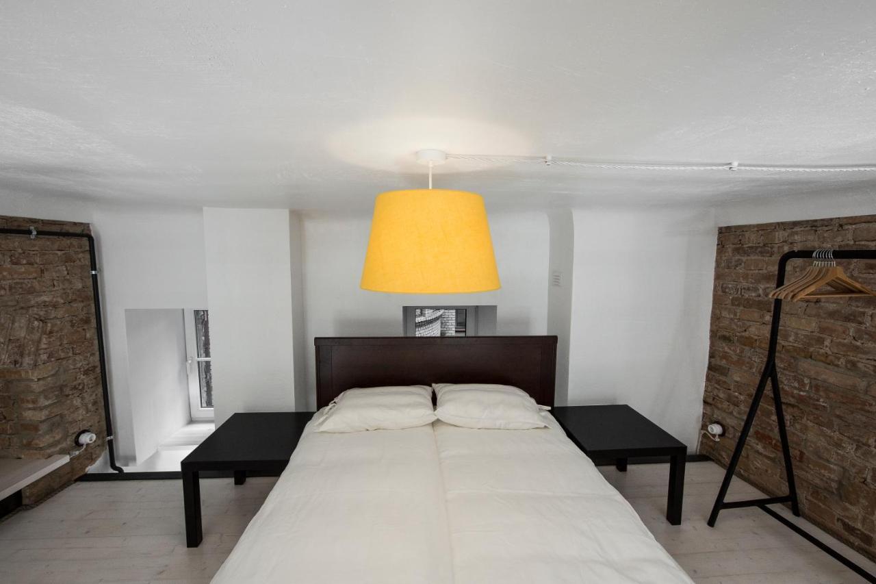 Stylish Studio Apartment In The Heart Of Riga Buitenkant foto